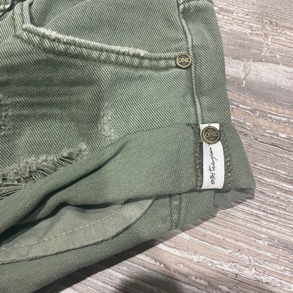 *** not for sale***New One Teaspoon Bandits super Khak shorts size 25 solid de - Picture 2 of 9